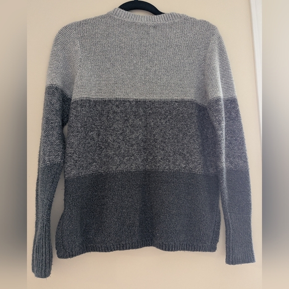 Hollister Striped Gray Color Block CableKnit Sweater - Picture 4 of 4